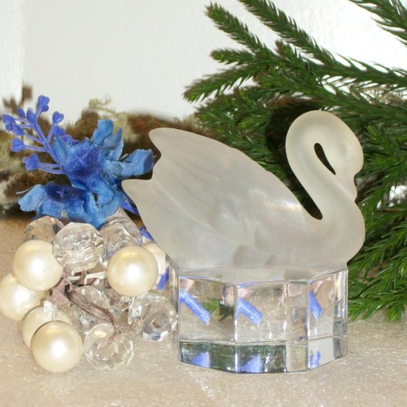 Goebel Other - GOEBEL Crystal Frosted Swan Paper Weight 3" Figurine Vtg 1987 Foil Tag on Base